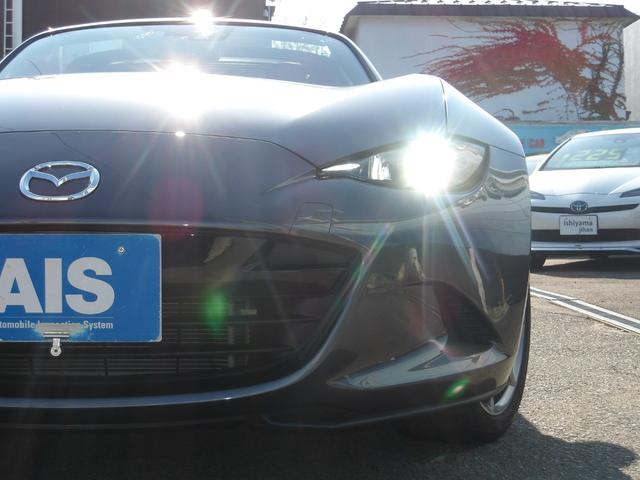 ヘッドライトは純正ＬＥＤヘッドライトとなっております。ポジションランプもホワイトのＬＥＤヘッドライトとなっております。