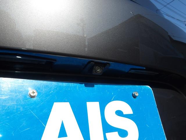 ナビ連動の純正バックモニターも搭載しております。