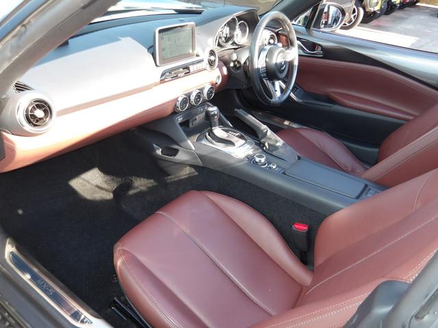 オートローンの仮審査はお電話でも対応させていただきます。お気軽にご連絡ください。