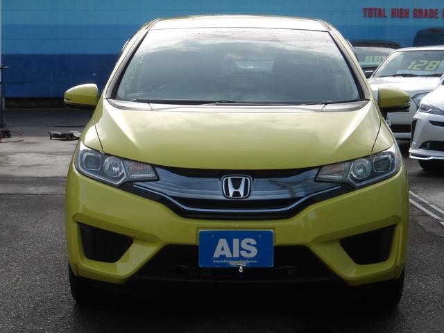 フィットハイブリッド Lパッケージ 4WD 社外SDナビ バックモニター フルセグTV Bluetoothオーディオ ブラックハーフレザーシート 寒冷地仕様 社外アルミホイール 純正ホイール組スタッドレス有(3枚目)