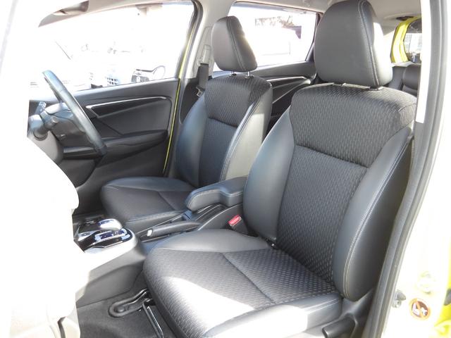 フィットハイブリッド Lパッケージ 4WD 社外SDナビ バックモニター フルセグTV Bluetoothオーディオ ブラックハーフレザーシート 寒冷地仕様 社外アルミホイール 純正ホイール組スタッドレス有(28枚目)