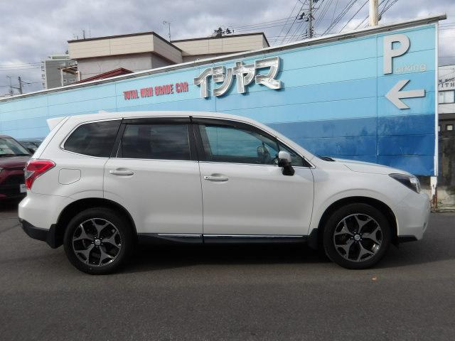 フォレスター 2.0XT アイサイト 4WD パノラミックガラスサンルーフ パワーバックドア 純正SDナビ バックモニター BTオーディオ フルセグTV LEDデイライト ハーフレザーシート 運転席・助手席シートヒーター&パワーシート(8枚目)