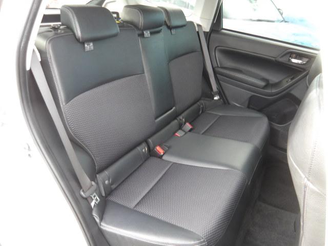 フォレスター 2.0XT アイサイト 4WD パノラミックガラスサンルーフ パワーバックドア 純正SDナビ バックモニター BTオーディオ フルセグTV LEDデイライト ハーフレザーシート 運転席・助手席シートヒーター&パワーシート(25枚目)