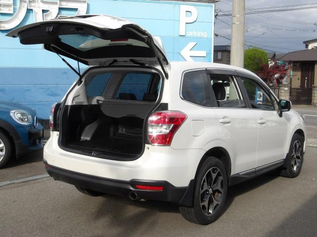 フォレスター 2.0XT アイサイト 4WD パノラミックガラスサンルーフ パワーバックドア 純正SDナビ バックモニター BTオーディオ フルセグTV LEDデイライト ハーフレザーシート 運転席・助手席シートヒーター&パワーシート(26枚目)