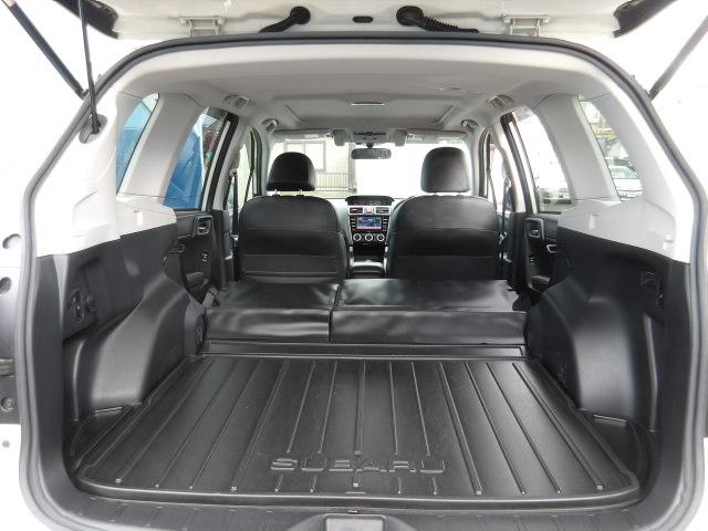 フォレスター 2.0XT アイサイト 4WD パノラミックガラスサンルーフ パワーバックドア 純正SDナビ バックモニター BTオーディオ フルセグTV LEDデイライト ハーフレザーシート 運転席・助手席シートヒーター&パワーシート(31枚目)