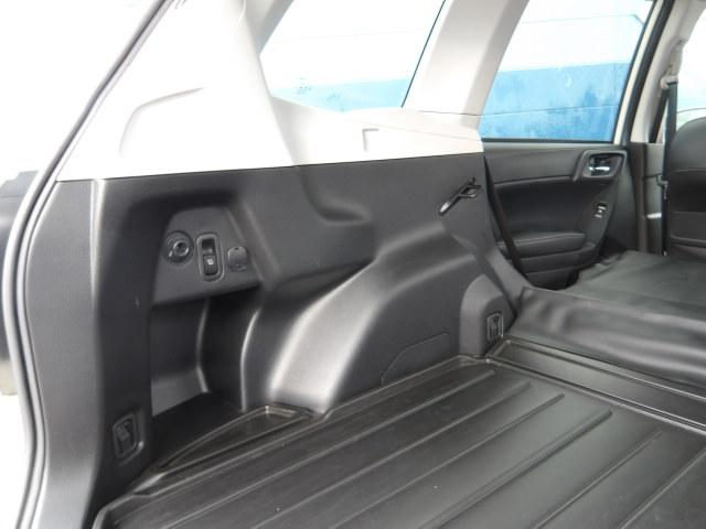 フォレスター 2.0XT アイサイト 4WD パノラミックガラスサンルーフ パワーバックドア 純正SDナビ バックモニター BTオーディオ フルセグTV LEDデイライト ハーフレザーシート 運転席・助手席シートヒーター&パワーシート(36枚目)