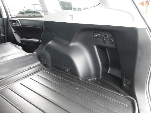 フォレスター 2.0XT アイサイト 4WD パノラミックガラスサンルーフ パワーバックドア 純正SDナビ バックモニター BTオーディオ フルセグTV LEDデイライト ハーフレザーシート 運転席・助手席シートヒーター&パワーシート(37枚目)