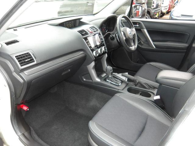 フォレスター 2.0XT アイサイト 4WD パノラミックガラスサンルーフ パワーバックドア 純正SDナビ バックモニター BTオーディオ フルセグTV LEDデイライト ハーフレザーシート 運転席・助手席シートヒーター&パワーシート(43枚目)