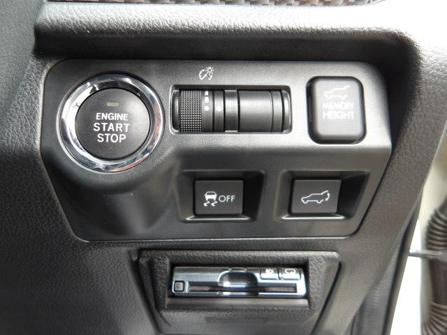 フォレスター 2.0XT アイサイト 4WD パノラミックガラスサンルーフ パワーバックドア 純正SDナビ バックモニター BTオーディオ フルセグTV LEDデイライト ハーフレザーシート 運転席・助手席シートヒーター&パワーシート(63枚目)