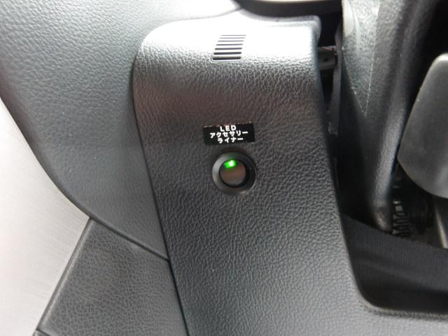 フォレスター 2.0XT アイサイト 4WD パノラミックガラスサンルーフ パワーバックドア 純正SDナビ バックモニター BTオーディオ フルセグTV LEDデイライト ハーフレザーシート 運転席・助手席シートヒーター&パワーシート(64枚目)