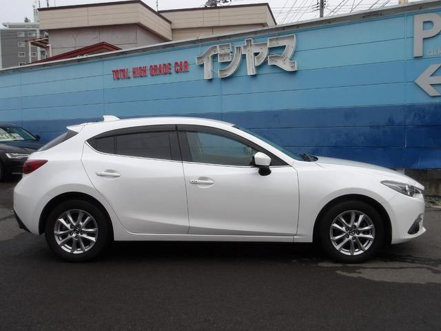 掲載している画像の他に「３６０°カメラ撮影車内内装画像」も掲載しております。お客様の任意で見たい角度を調整しながらお車の内装を確認いただけます。是非そちらもご覧ください。