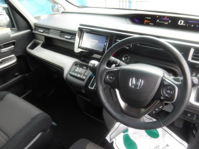 ステップワゴンスパーダ スパーダ　ホンダセンシング　４ＷＤ　衝突被害軽減装置　７人乗　純正ＳＤナビ＆後席用フリップダウンモニター　バックモニター　両側パワースライドドア　わくわくゲート（17枚目）
