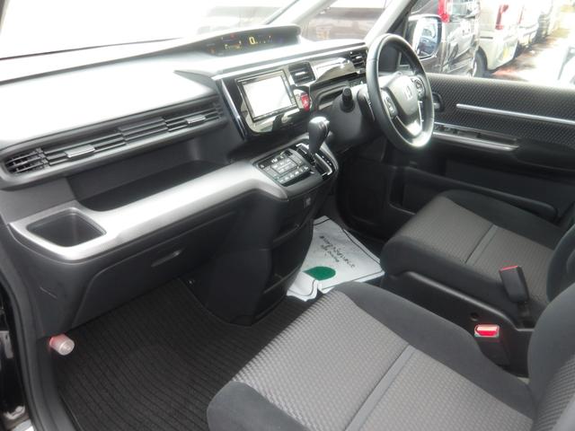 ステップワゴンスパーダ スパーダ　ホンダセンシング　４ＷＤ　衝突被害軽減装置　７人乗　純正ＳＤナビ＆後席用フリップダウンモニター　バックモニター　両側パワースライドドア　わくわくゲート（40枚目）