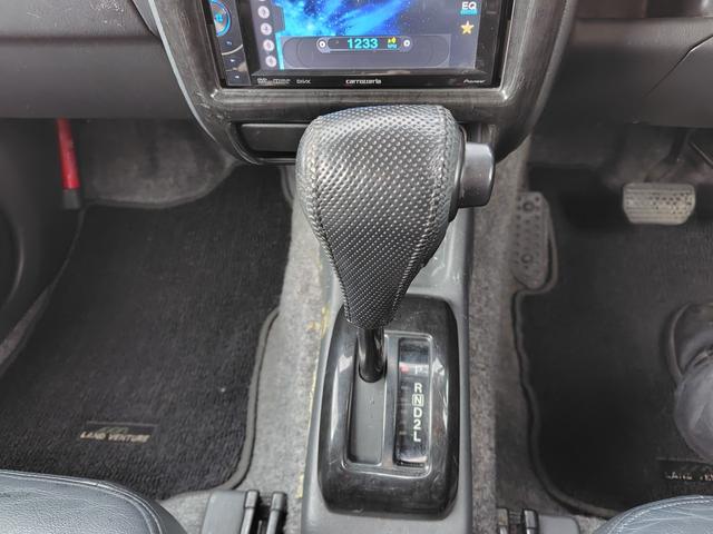 ジムニー XC AT4WD社外オーディオCD(11枚目)