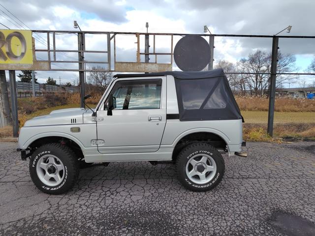 ジムニー ＣＣ　５Ｆ　４ＷＤ　幌　定員２　社外オーディオ　リフトアップ　冬タイヤ付き（5枚目）