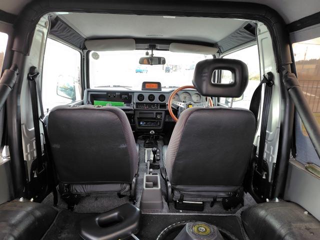 ジムニー ＣＣ　５Ｆ　４ＷＤ　幌　定員２　社外オーディオ　リフトアップ　冬タイヤ付き（11枚目）