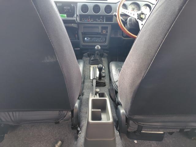 ジムニー ＣＣ　５Ｆ　４ＷＤ　幌　定員２　社外オーディオ　リフトアップ　冬タイヤ付き（20枚目）