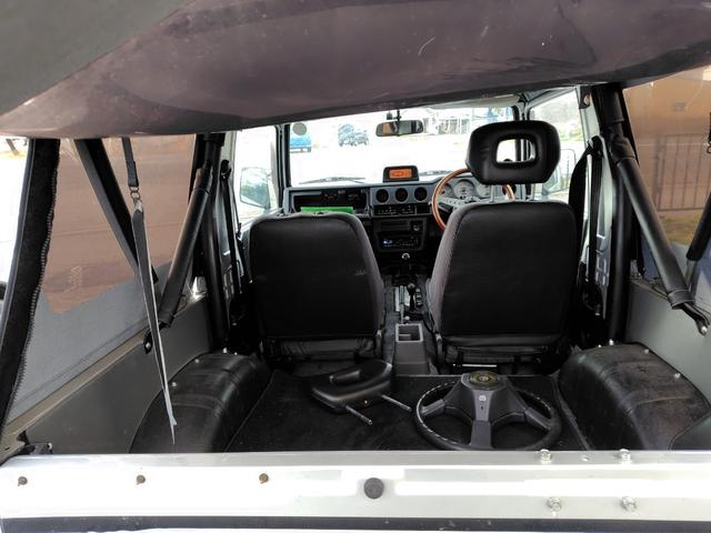 ジムニー ＣＣ　５Ｆ　４ＷＤ　幌　定員２　社外オーディオ　リフトアップ　冬タイヤ付き（21枚目）
