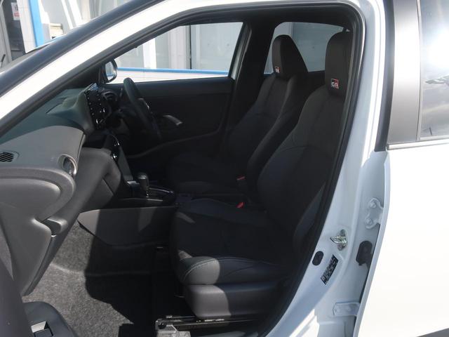 GRスポーツ 衝突軽減装置 8型ディスプレイオーディオ 全周囲カメラ 登録済未使用車 レーダークルーズ 2トーンカラー Bluetooth再生 ハーフレザーシート LEDヘッド クリアランスソナー 踏み間違い防止(33枚目)