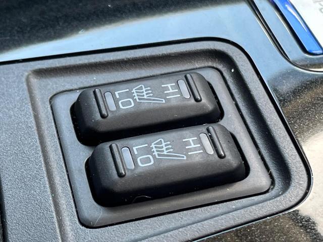 アウトランダーＰＨＥＶ Ｇ　４ＷＤ　衝突被害軽減　純正ナビ　禁煙車　全周囲カメラ　ＥＴＣ　ドラレコ　１００Ｖ電源　電動リアゲート　シートヒーター　ハーフレザーシート　ＬＥＤヘッド　コーナーセンサー　車線逸脱警報　スマートキー（6枚目）