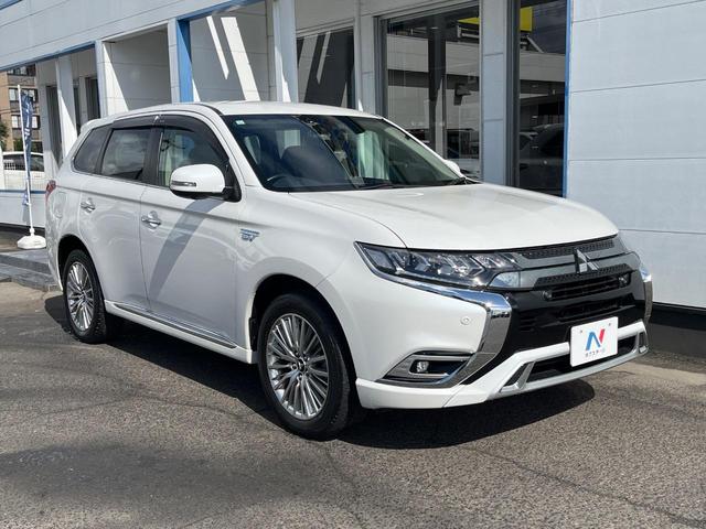 アウトランダーＰＨＥＶ Ｇ　４ＷＤ　衝突被害軽減　純正ナビ　禁煙車　全周囲カメラ　ＥＴＣ　ドラレコ　１００Ｖ電源　電動リアゲート　シートヒーター　ハーフレザーシート　ＬＥＤヘッド　コーナーセンサー　車線逸脱警報　スマートキー（16枚目）