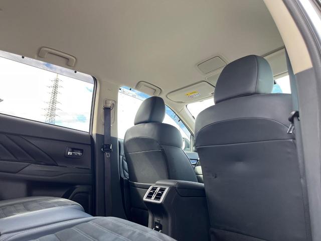 アウトランダーＰＨＥＶ Ｇ　４ＷＤ　衝突被害軽減　純正ナビ　禁煙車　全周囲カメラ　ＥＴＣ　ドラレコ　１００Ｖ電源　電動リアゲート　シートヒーター　ハーフレザーシート　ＬＥＤヘッド　コーナーセンサー　車線逸脱警報　スマートキー（45枚目）