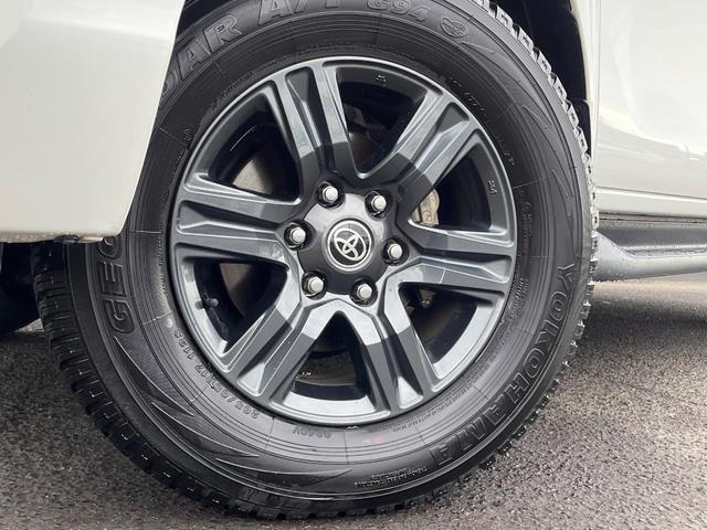 ハイラックス Ｚ　衝突軽減装置　禁煙車　純正ナビ　レーダークルーズ　バックカメラ　ＥＴＣ　Ｂｌｕｅｔｏｏｔｈ　純正ベッドライナー　フルセグ　ドラレコ　ＬＥＤヘッド＆フォグ　レーンキープ（13枚目）