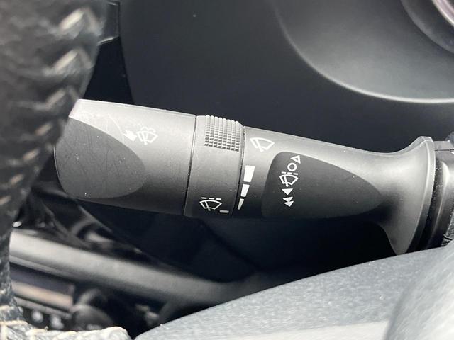 ハイラックス Ｚ　衝突軽減装置　禁煙車　純正ナビ　レーダークルーズ　バックカメラ　ＥＴＣ　Ｂｌｕｅｔｏｏｔｈ　純正ベッドライナー　フルセグ　ドラレコ　ＬＥＤヘッド＆フォグ　レーンキープ（30枚目）