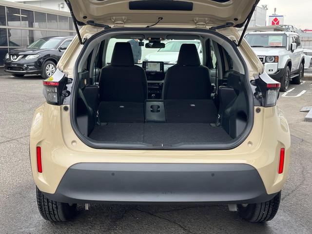 ヤリスクロス ハイブリッドＧ　衝突軽減装置　禁煙車　純正８型ディスプレーオーディオ　全周囲カメラ　レーダークルーズ　ＥＴＣ　Ｂｌｕｅｔｏｏｔｈ　ドラレコ　前席シートヒーター　ＬＥＤヘッドライト　クルコン　ブラインドスポットモニター（10枚目）