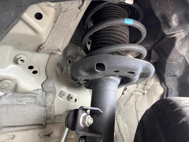 ヤリスクロス ハイブリッドＧ　衝突軽減装置　禁煙車　純正８型ディスプレーオーディオ　全周囲カメラ　レーダークルーズ　ＥＴＣ　Ｂｌｕｅｔｏｏｔｈ　ドラレコ　前席シートヒーター　ＬＥＤヘッドライト　クルコン　ブラインドスポットモニター（21枚目）