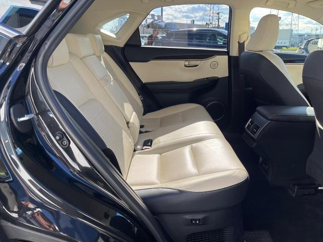 NX NX300h バージョンL 衝突軽減装置 禁煙車 純正10.3インチナビ レザーシート 純正オプションアルミホイール レーダークルーズサイドカメラ バックカメラ ETC Bluetooth ドラレコ 全席シートヒーター クルコン(9枚目)