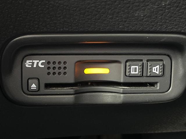 ヴェゼル ハイブリッドRS・ホンダセンシング 衝突被害軽減システム 禁煙車 純正8型ナビ レーダークルーズ バックカメラ ETC Bluetooth フルセグ ドラレコ シートヒーター ハーフレザーシート LEDヘッドライト レーンキープ(7枚目)