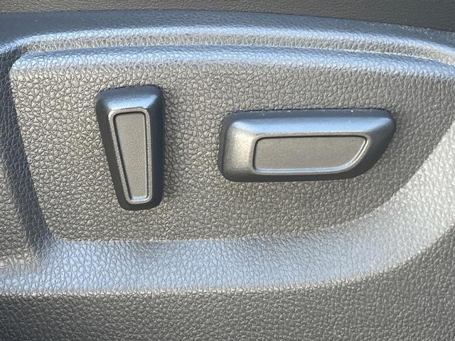 エクリプスクロスPHEV P 4WD 8型ディスプレイオーディオ 全周囲カメラ 衝突被害軽減システム レーダークルーズ 禁煙車 電動リアゲート ハーフレザーシート パワーシート ドラレコ コーナーセンサー スマートキー(7枚目)