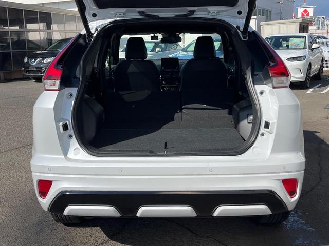 エクリプスクロスPHEV P 4WD 8型ディスプレイオーディオ 全周囲カメラ 衝突被害軽減システム レーダークルーズ 禁煙車 電動リアゲート ハーフレザーシート パワーシート ドラレコ コーナーセンサー スマートキー(10枚目)