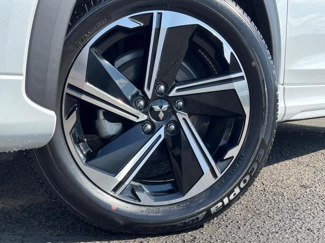 エクリプスクロスPHEV P 4WD 8型ディスプレイオーディオ 全周囲カメラ 衝突被害軽減システム レーダークルーズ 禁煙車 電動リアゲート ハーフレザーシート パワーシート ドラレコ コーナーセンサー スマートキー(13枚目)