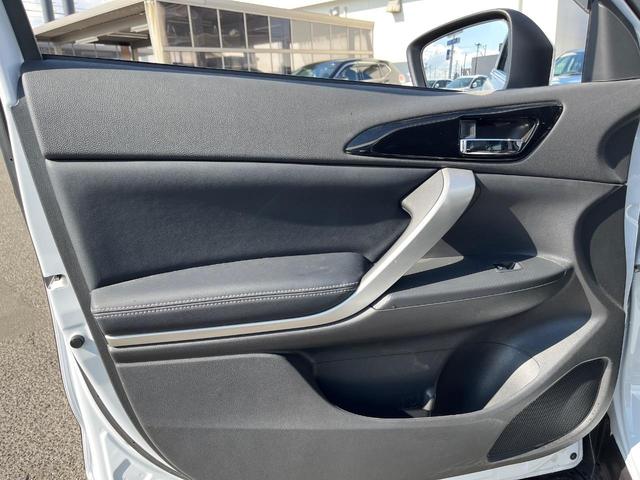 エクリプスクロスPHEV P 4WD 8型ディスプレイオーディオ 全周囲カメラ 衝突被害軽減システム レーダークルーズ 禁煙車 電動リアゲート ハーフレザーシート パワーシート ドラレコ コーナーセンサー スマートキー(42枚目)