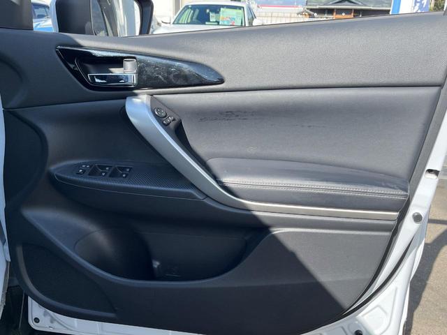 エクリプスクロスPHEV P 4WD 8型ディスプレイオーディオ 全周囲カメラ 衝突被害軽減システム レーダークルーズ 禁煙車 電動リアゲート ハーフレザーシート パワーシート ドラレコ コーナーセンサー スマートキー(43枚目)