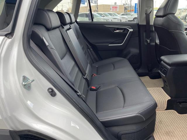 RAV4 ハイブリッドG 4WD サンルーフ 衝突被害軽減システム 禁煙車 10.5型ディスプレイオーディオ ハーフレザーシート バックカメラ サイドカメラ レーダークルーズ 前席シートエアコン パワーシート 電動リアゲート(9枚目)