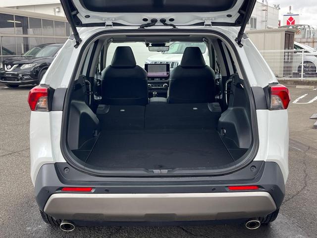 RAV4 ハイブリッドG 4WD サンルーフ 衝突被害軽減システム 禁煙車 10.5型ディスプレイオーディオ ハーフレザーシート バックカメラ サイドカメラ レーダークルーズ 前席シートエアコン パワーシート 電動リアゲート(10枚目)