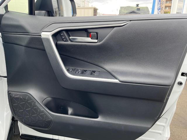 RAV4 ハイブリッドG 4WD サンルーフ 衝突被害軽減システム 禁煙車 10.5型ディスプレイオーディオ ハーフレザーシート バックカメラ サイドカメラ レーダークルーズ 前席シートエアコン パワーシート 電動リアゲート(72枚目)