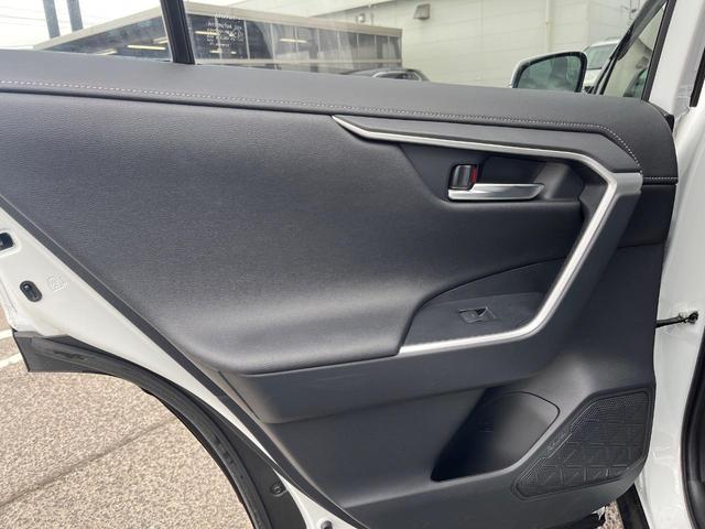 RAV4 ハイブリッドG 4WD サンルーフ 衝突被害軽減システム 禁煙車 10.5型ディスプレイオーディオ ハーフレザーシート バックカメラ サイドカメラ レーダークルーズ 前席シートエアコン パワーシート 電動リアゲート(73枚目)