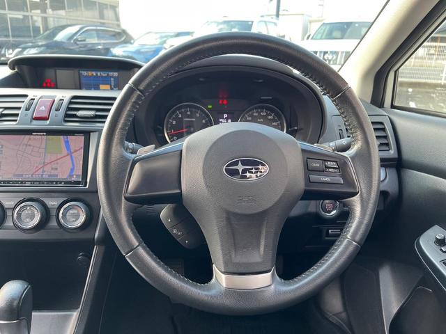 インプレッサスポーツ ２．０ｉ　禁煙車　ＥＴＣ　Ｂｌｕｅｔｏｏｔｈ　フルセグ　ＨＩＤヘッドライト　クルコン　革巻きステアリング　パドルシフト　デュアルオートエアコン　純正１６インチアルミホイール　フォグライト　アイドリングストップ（11枚目）