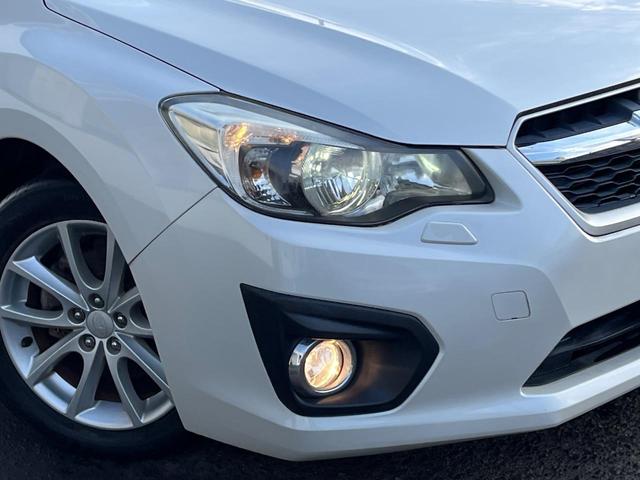 インプレッサスポーツ ２．０ｉ　禁煙車　ＥＴＣ　Ｂｌｕｅｔｏｏｔｈ　フルセグ　ＨＩＤヘッドライト　クルコン　革巻きステアリング　パドルシフト　デュアルオートエアコン　純正１６インチアルミホイール　フォグライト　アイドリングストップ（12枚目）