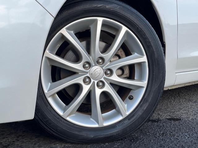 インプレッサスポーツ ２．０ｉ　禁煙車　ＥＴＣ　Ｂｌｕｅｔｏｏｔｈ　フルセグ　ＨＩＤヘッドライト　クルコン　革巻きステアリング　パドルシフト　デュアルオートエアコン　純正１６インチアルミホイール　フォグライト　アイドリングストップ（13枚目）