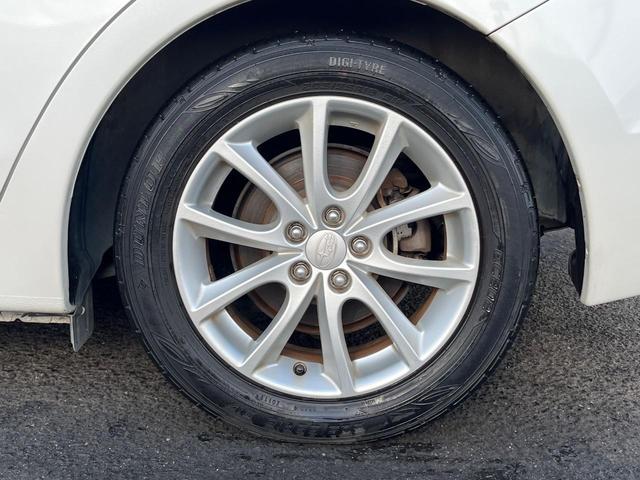 インプレッサスポーツ ２．０ｉ　禁煙車　ＥＴＣ　Ｂｌｕｅｔｏｏｔｈ　フルセグ　ＨＩＤヘッドライト　クルコン　革巻きステアリング　パドルシフト　デュアルオートエアコン　純正１６インチアルミホイール　フォグライト　アイドリングストップ（28枚目）