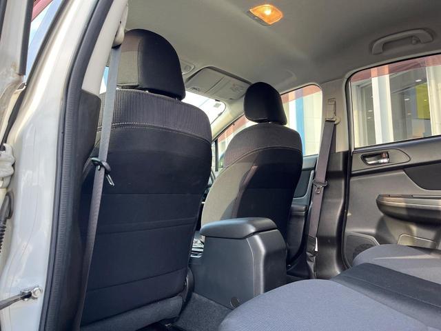 インプレッサスポーツ ２．０ｉ　禁煙車　ＥＴＣ　Ｂｌｕｅｔｏｏｔｈ　フルセグ　ＨＩＤヘッドライト　クルコン　革巻きステアリング　パドルシフト　デュアルオートエアコン　純正１６インチアルミホイール　フォグライト　アイドリングストップ（32枚目）