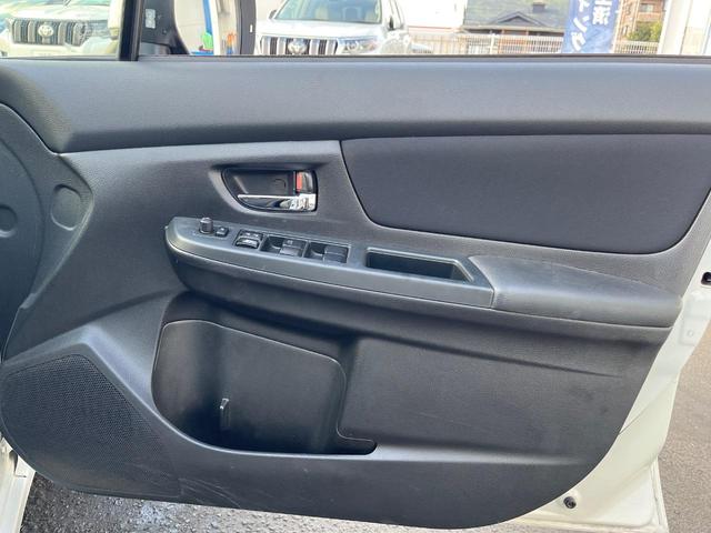 インプレッサスポーツ ２．０ｉ　禁煙車　ＥＴＣ　Ｂｌｕｅｔｏｏｔｈ　フルセグ　ＨＩＤヘッドライト　クルコン　革巻きステアリング　パドルシフト　デュアルオートエアコン　純正１６インチアルミホイール　フォグライト　アイドリングストップ（36枚目）