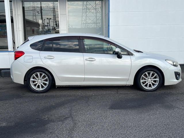 インプレッサスポーツ ２．０ｉ　禁煙車　ＥＴＣ　Ｂｌｕｅｔｏｏｔｈ　フルセグ　ＨＩＤヘッドライト　クルコン　革巻きステアリング　パドルシフト　デュアルオートエアコン　純正１６インチアルミホイール　フォグライト　アイドリングストップ（40枚目）