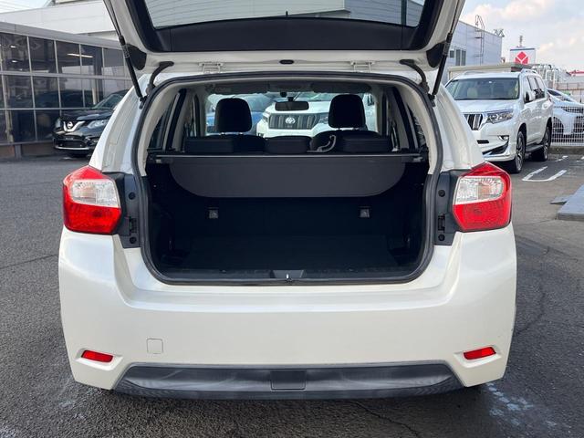 インプレッサスポーツ ２．０ｉ　禁煙車　ＥＴＣ　Ｂｌｕｅｔｏｏｔｈ　フルセグ　ＨＩＤヘッドライト　クルコン　革巻きステアリング　パドルシフト　デュアルオートエアコン　純正１６インチアルミホイール　フォグライト　アイドリングストップ（41枚目）