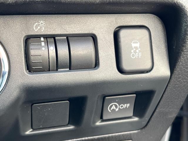 インプレッサスポーツ ２．０ｉ　禁煙車　ＥＴＣ　Ｂｌｕｅｔｏｏｔｈ　フルセグ　ＨＩＤヘッドライト　クルコン　革巻きステアリング　パドルシフト　デュアルオートエアコン　純正１６インチアルミホイール　フォグライト　アイドリングストップ（54枚目）